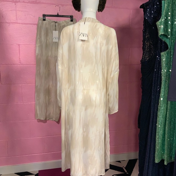 Zara Set - Picture 3 of 6